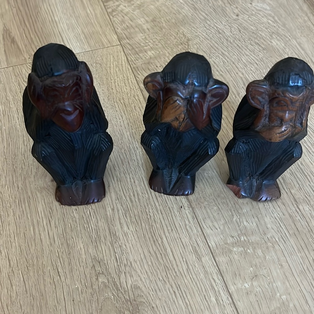 Three Wise Monkeys ( no see, no hear , no speak  up Evil) Figurines Wood carved